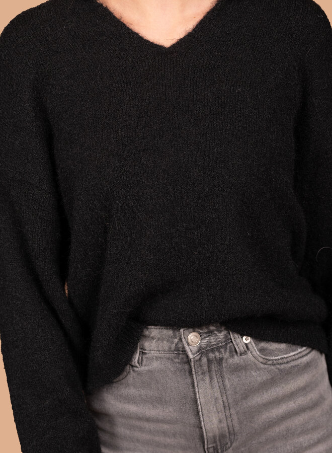 Warme trui met kraagje zwart