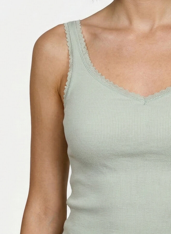 Top met voorgevormde cups mint