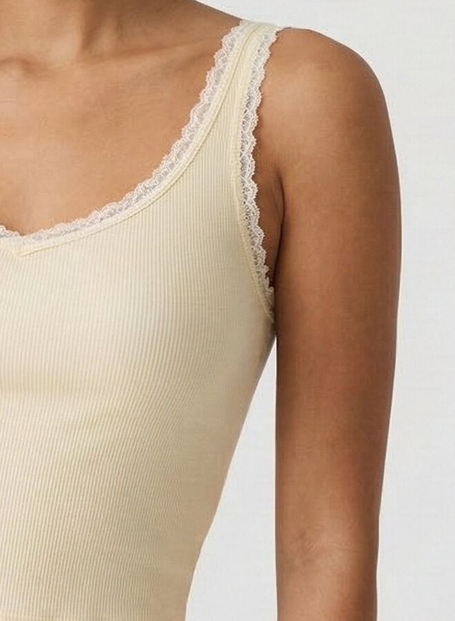 Top met voorgevormde cups geel