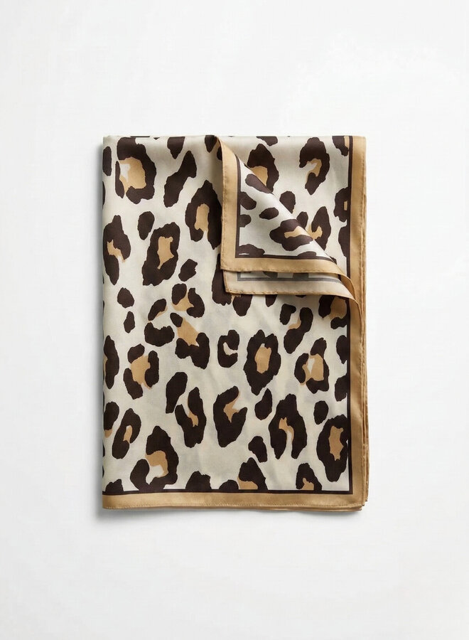 Sjaaltje satijn leopard beige