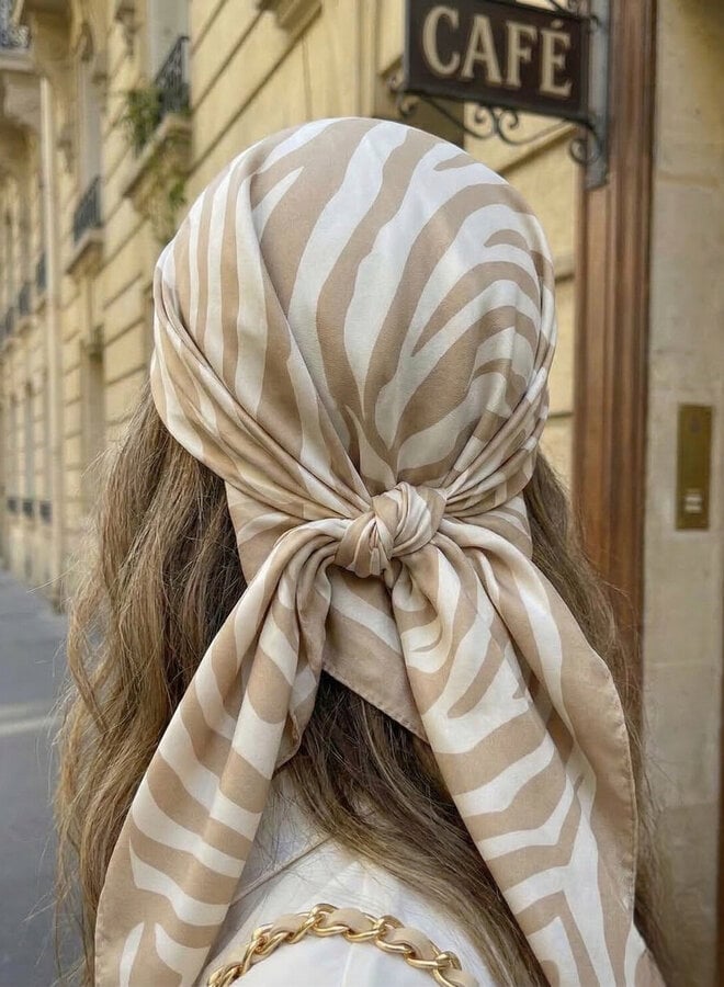 Sjaaltje satijn zebra print beige