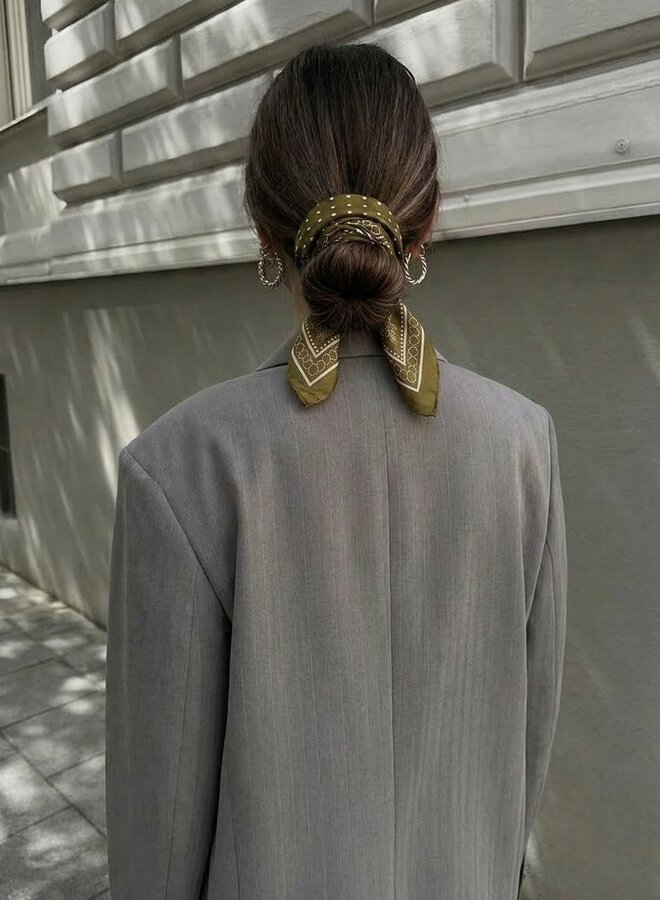 Sjaaltje satijn olijfgroen