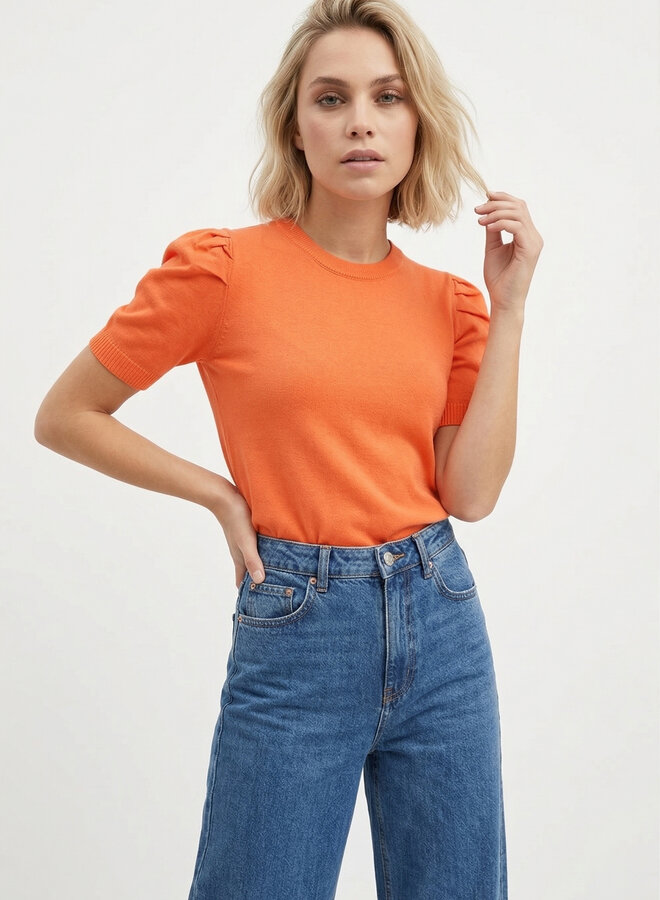 Top met kleine pofmouw oranje