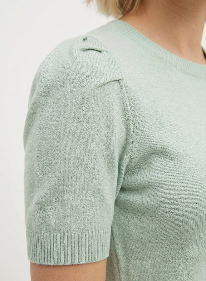 Top met kleine pofmouw groen