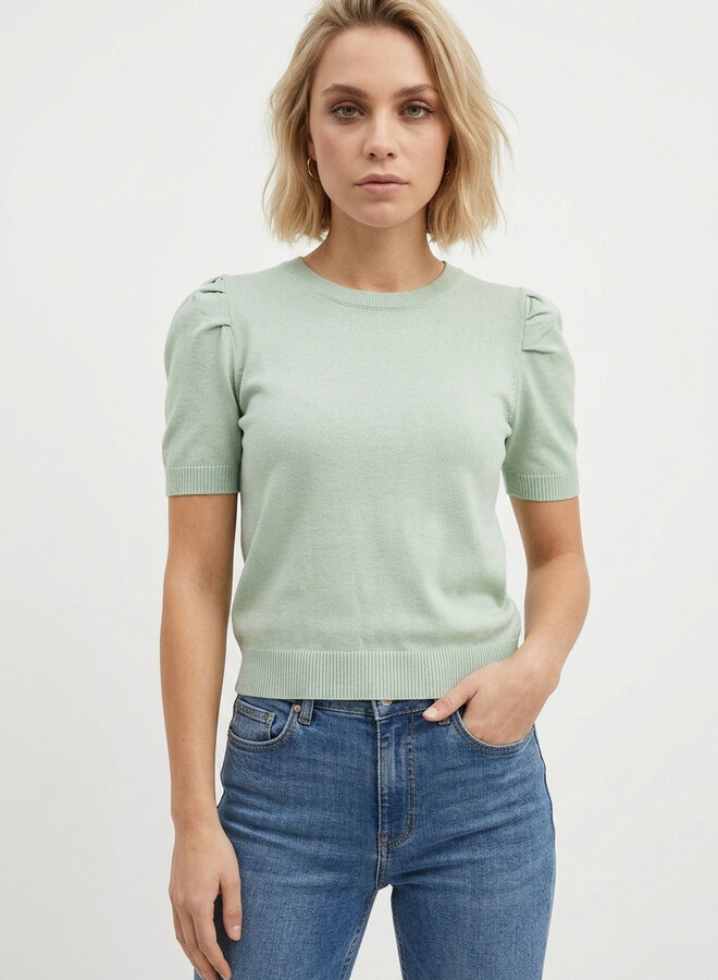 Top met kleine pofmouw groen