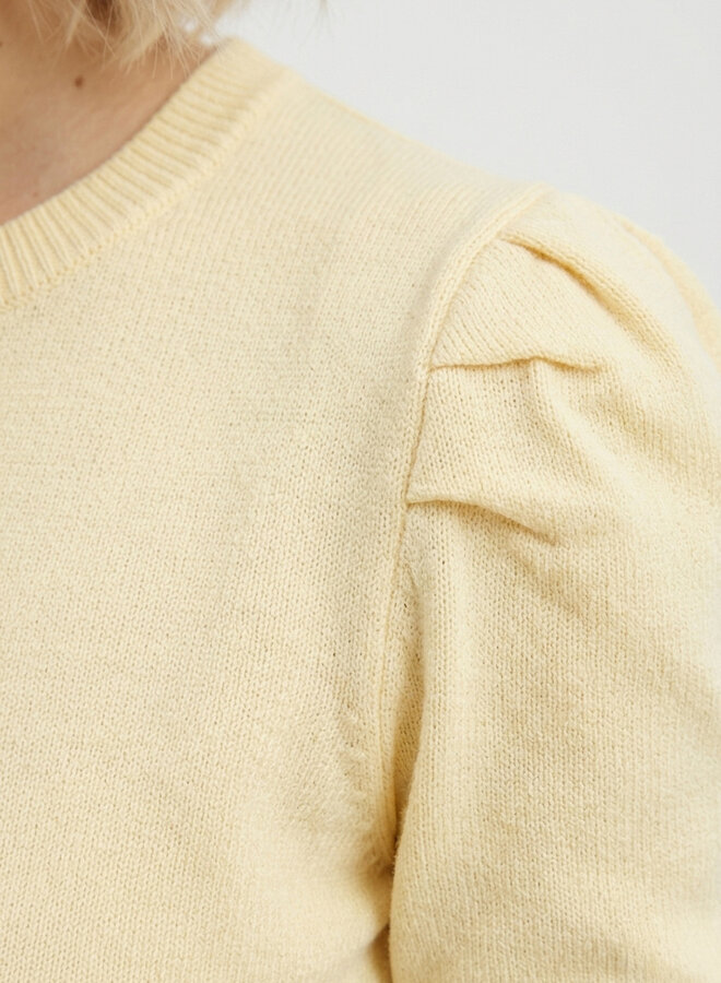 Top met kleine pofmouw geel