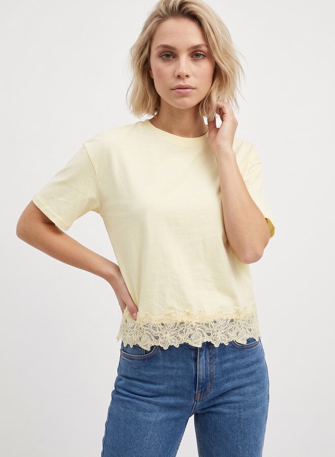 T-shirt met kant geel