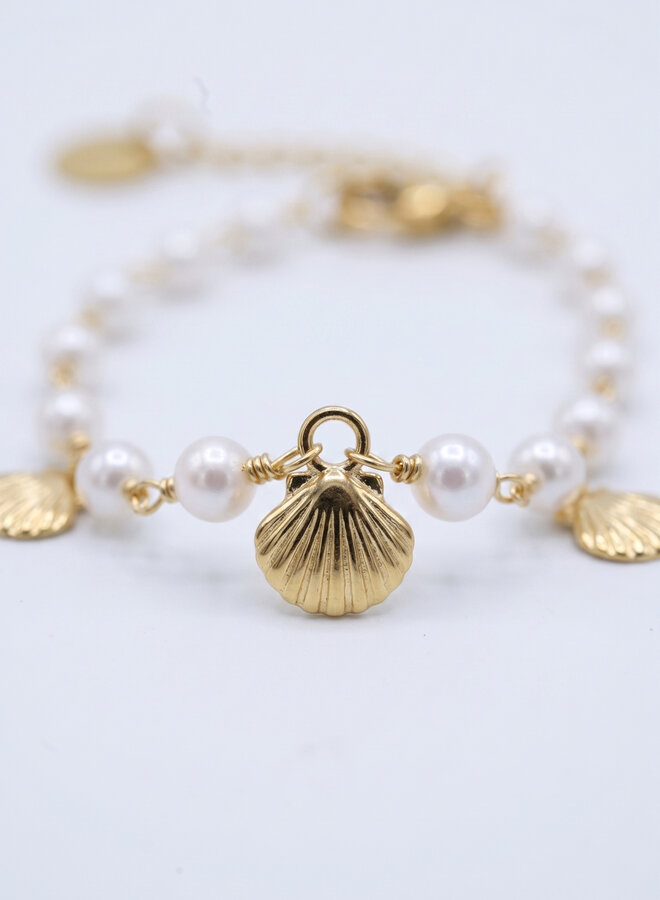 Armband parels met schelpen goud