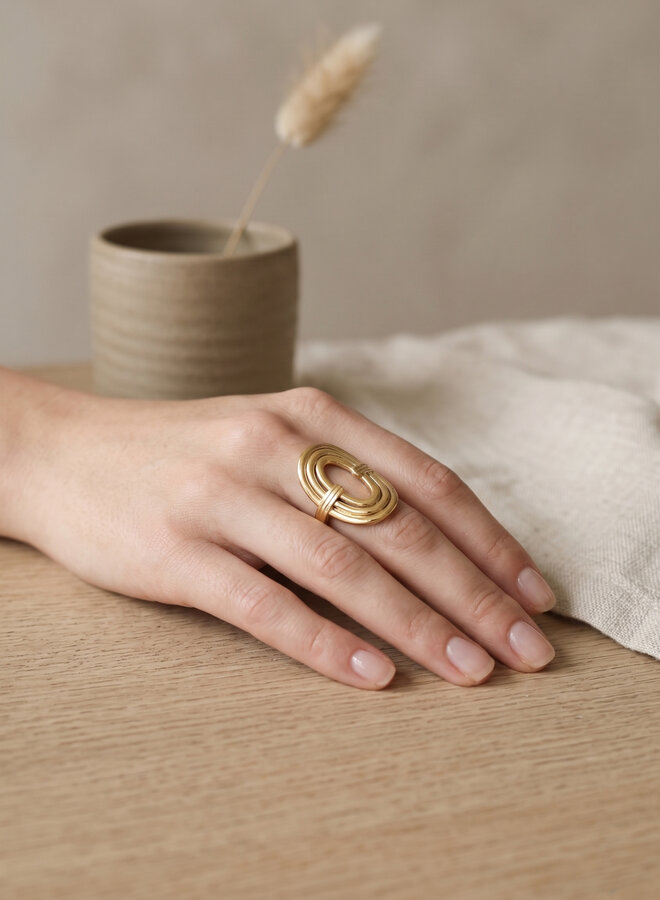 Statement ring open circle
