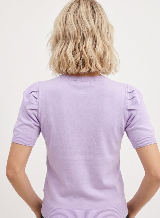 Top met kleine pofmouw lila