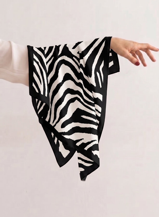Sjaaltje satijn met zebra print creme zwart