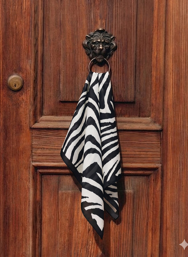Sjaaltje satijn met zebra print creme zwart