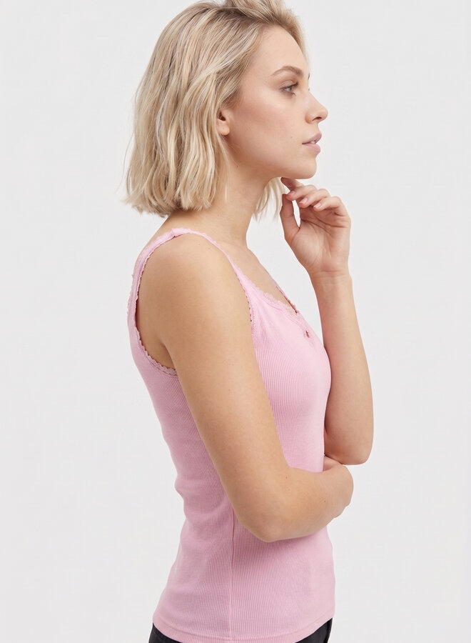 Top met voorgevormde cups roze