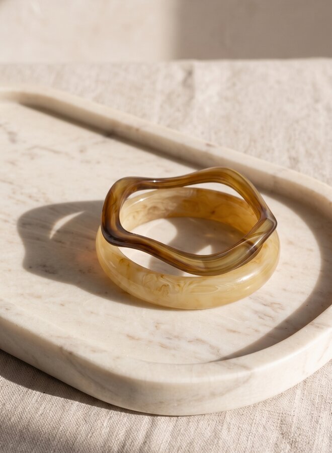 Levi acryl armband taupe