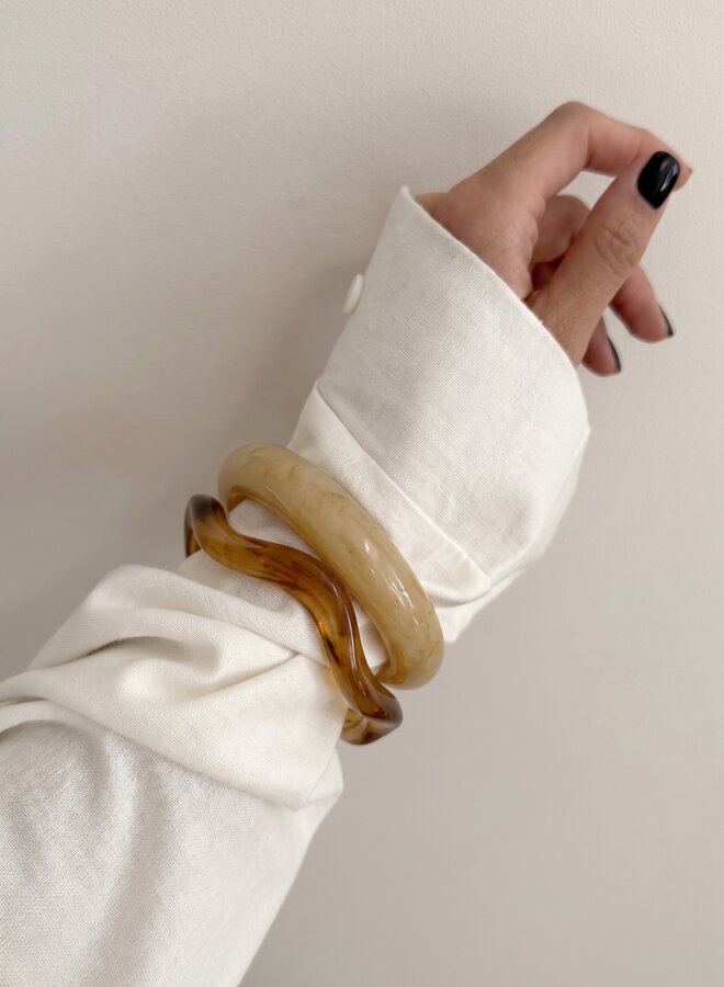 Levi acryl armband taupe