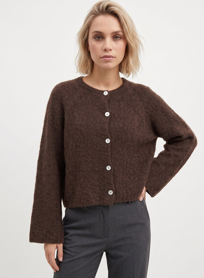 Gebreid vest met knopen July chocolade