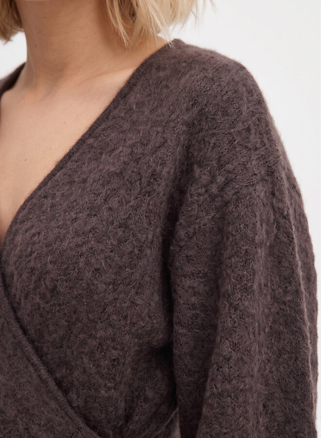 Overslag vest gebreid chocolade