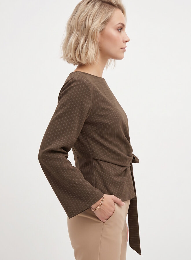 Pinstripe top met strik bruin
