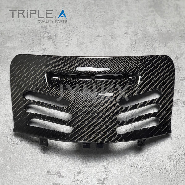 Carbon fiber bougiekap model 3 Vespa Primavera / Sprint - Triple A