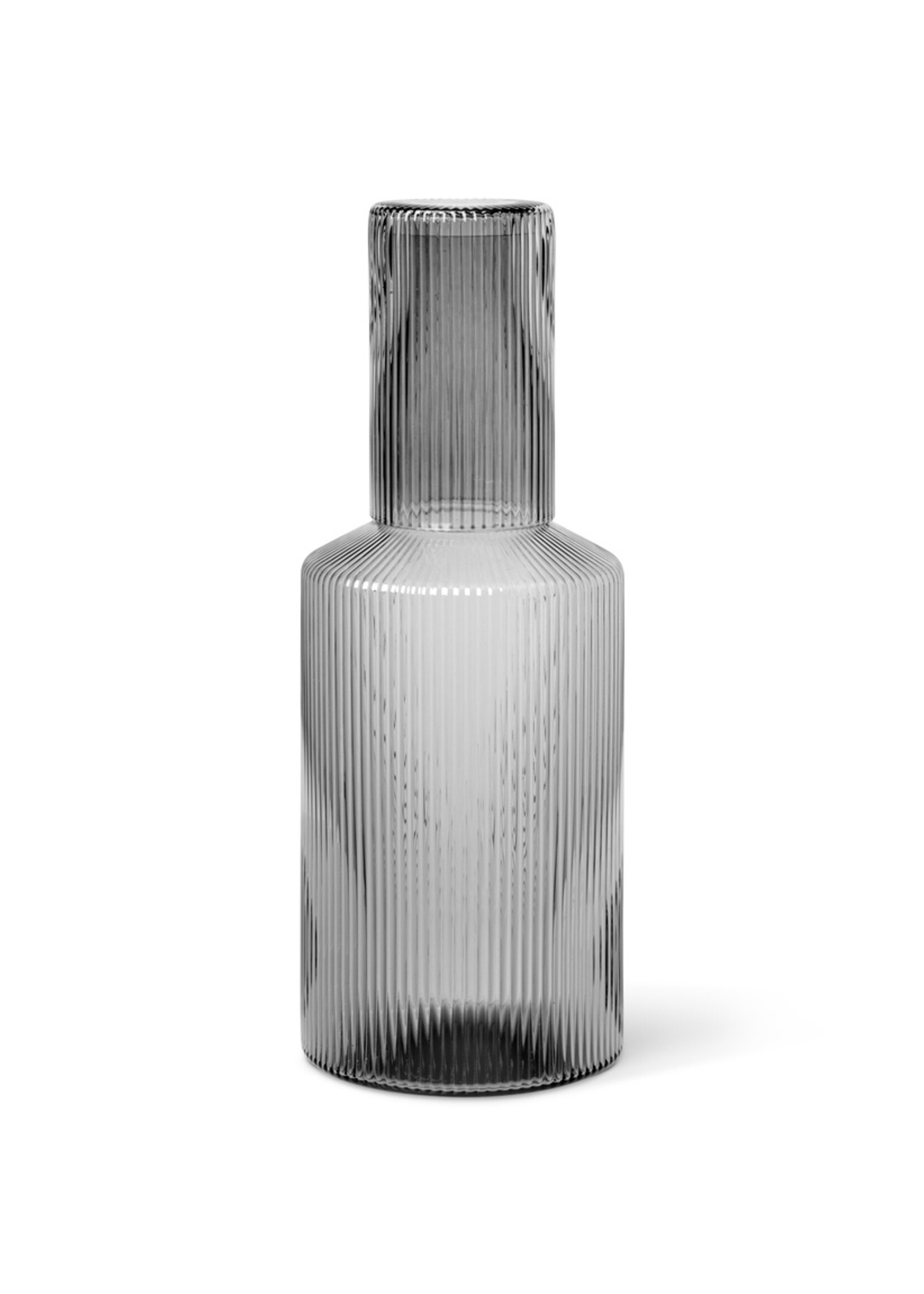 Ferm Ripple Carafe - smoked grey