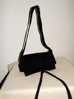nona Triangle Messenger bag - Black