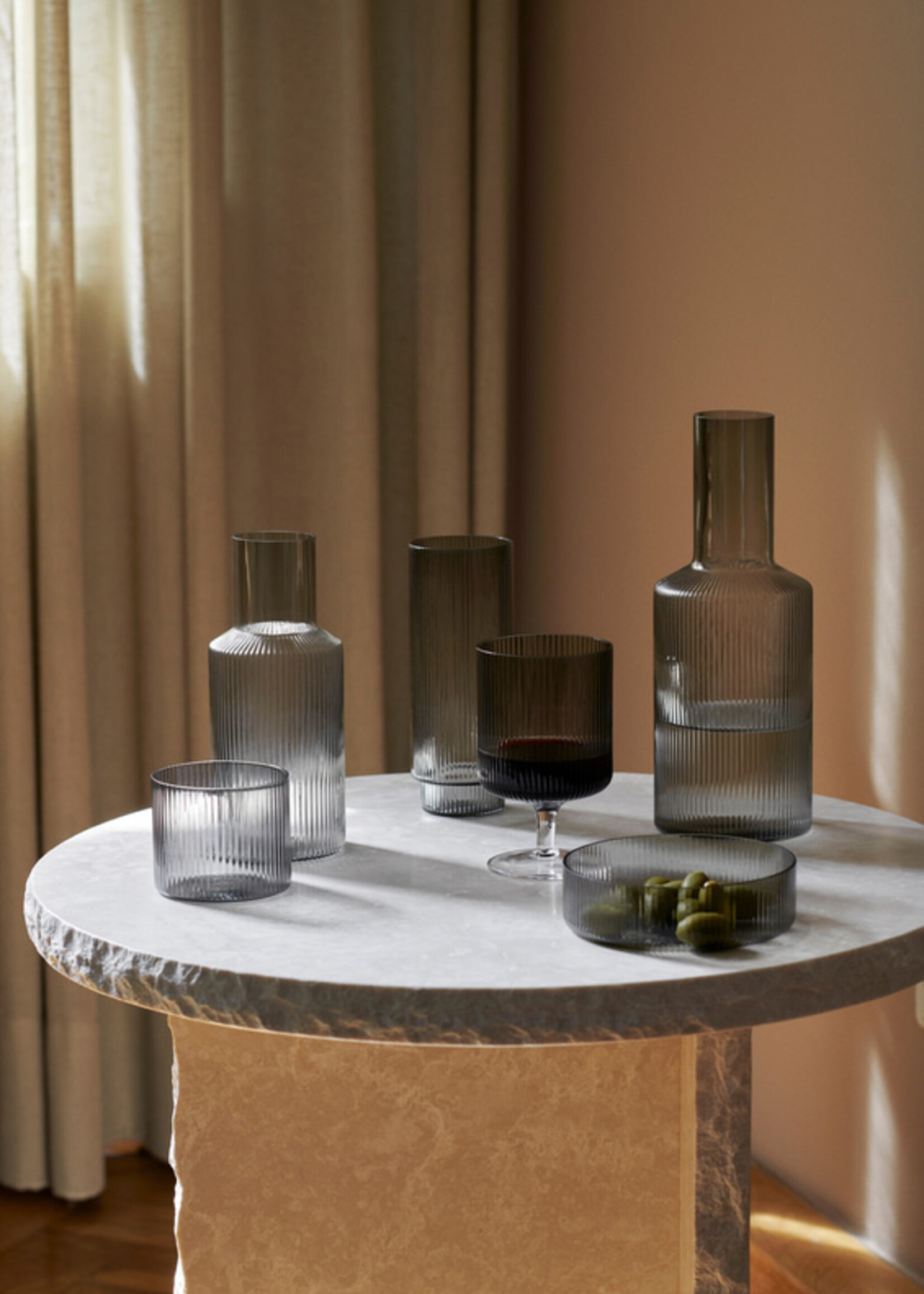 Ferm Ripple Carafe - Smoked Grey