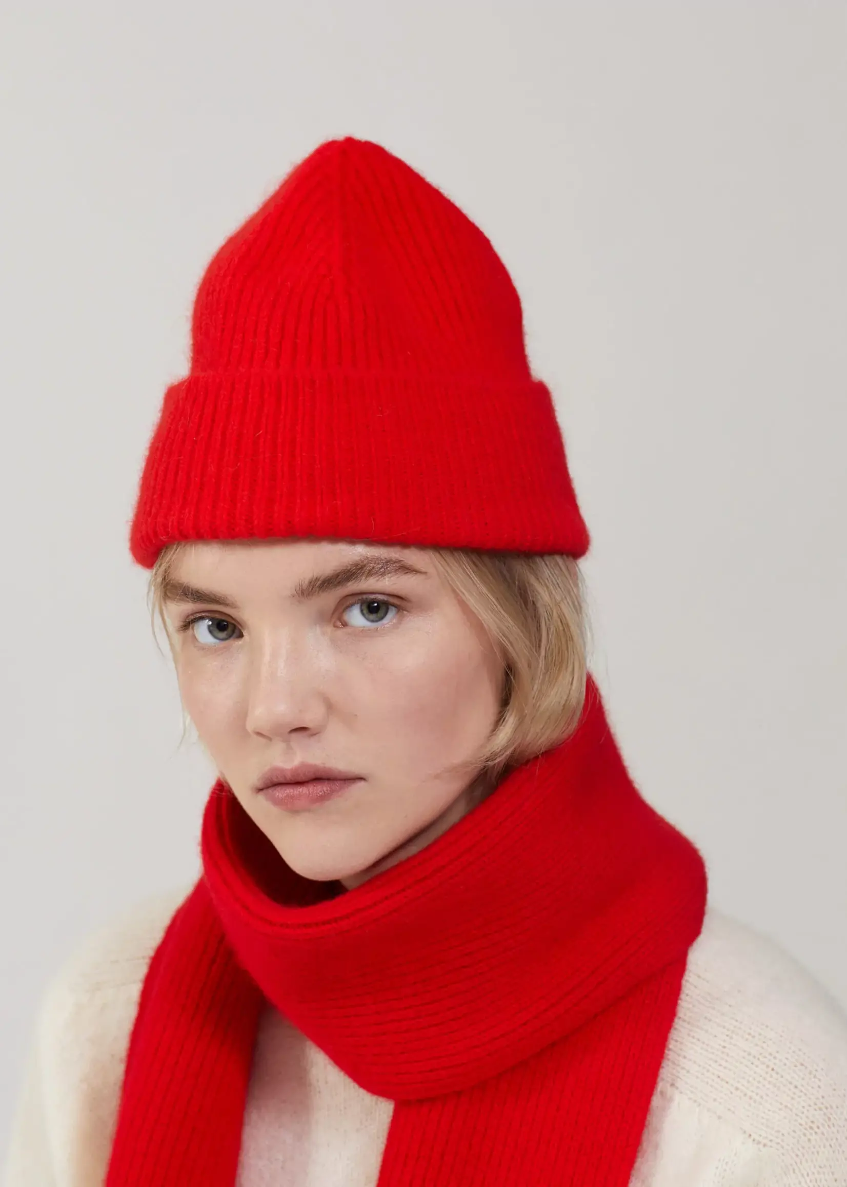 Le Bonnet Scarf - Crimson Red
