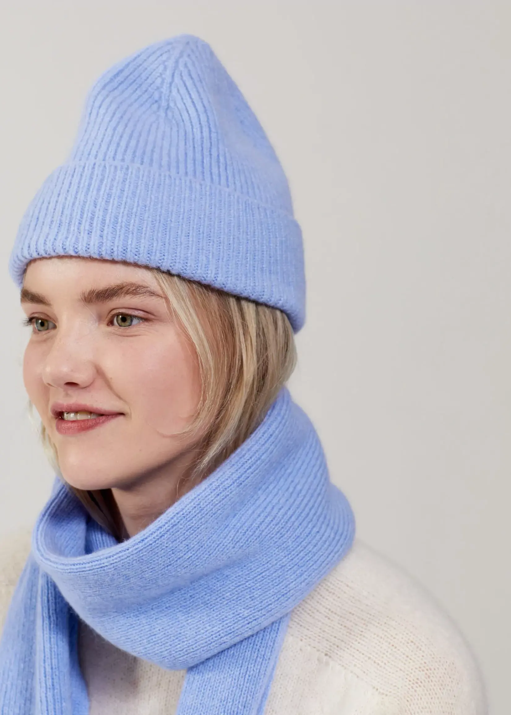 Le Bonnet Scarf - light blue sky