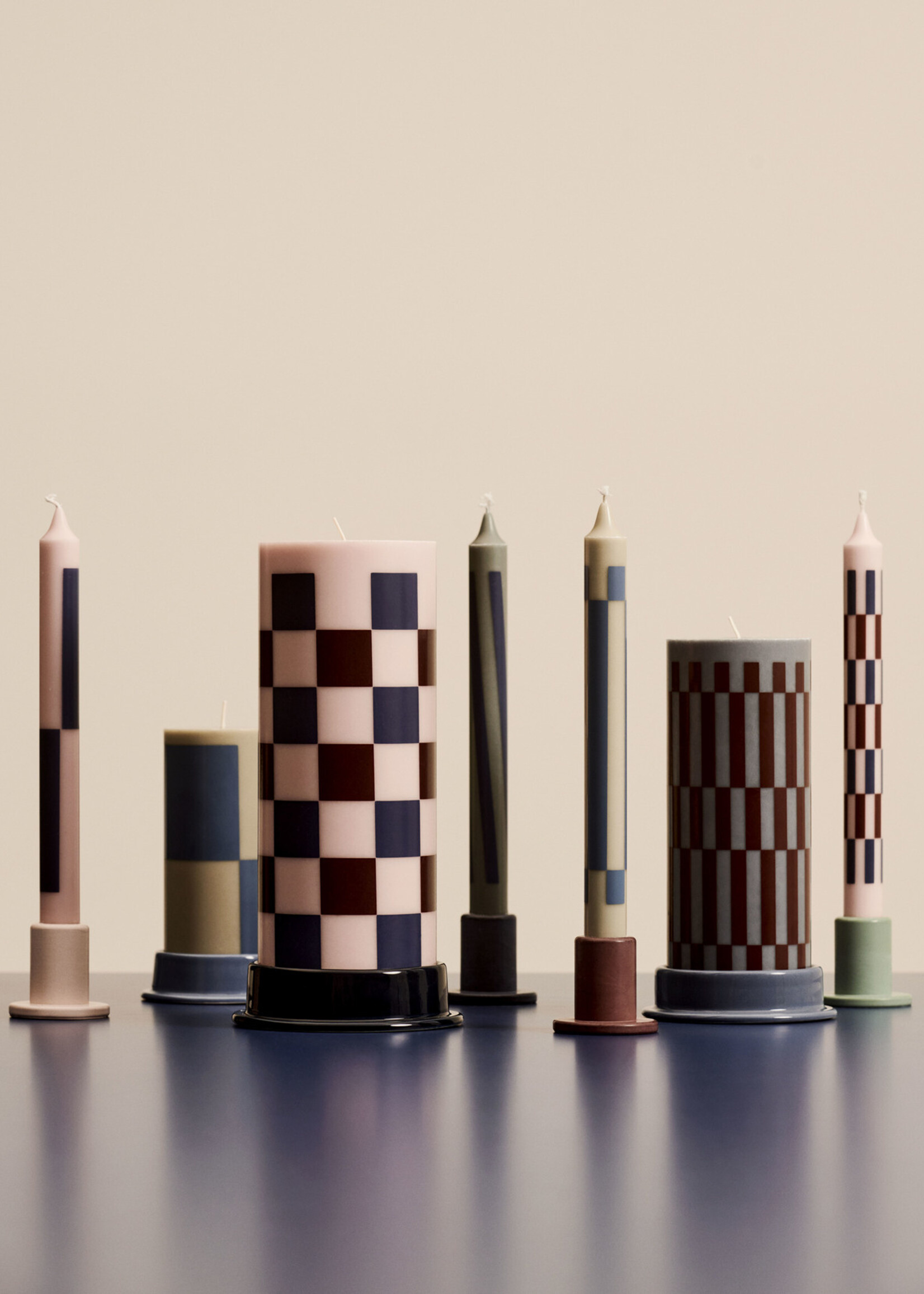 Hay Column Candle - Medium - Anthracite and bordeaux