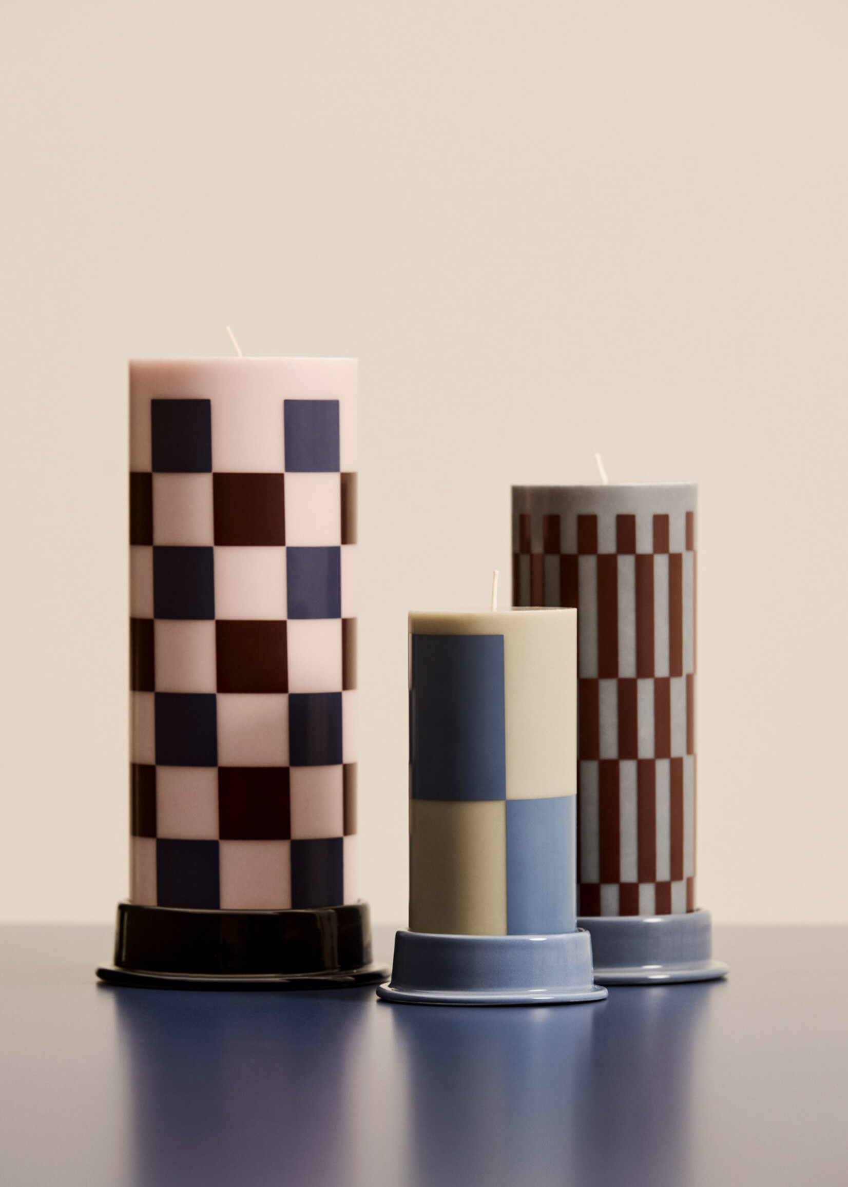 Hay Column Candle - Medium - Anthracite and bordeaux