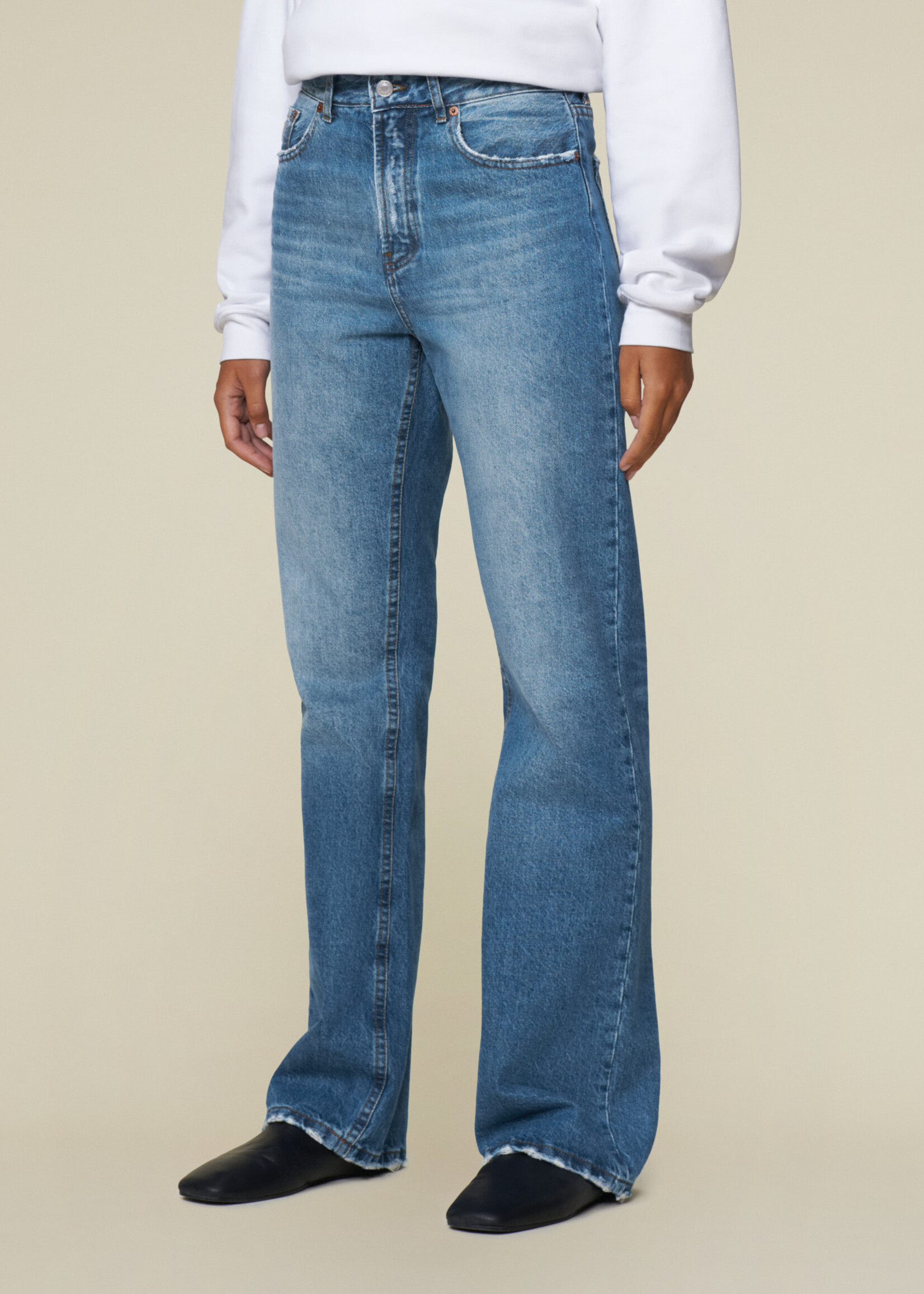lois Ninette -Jackson Distressed