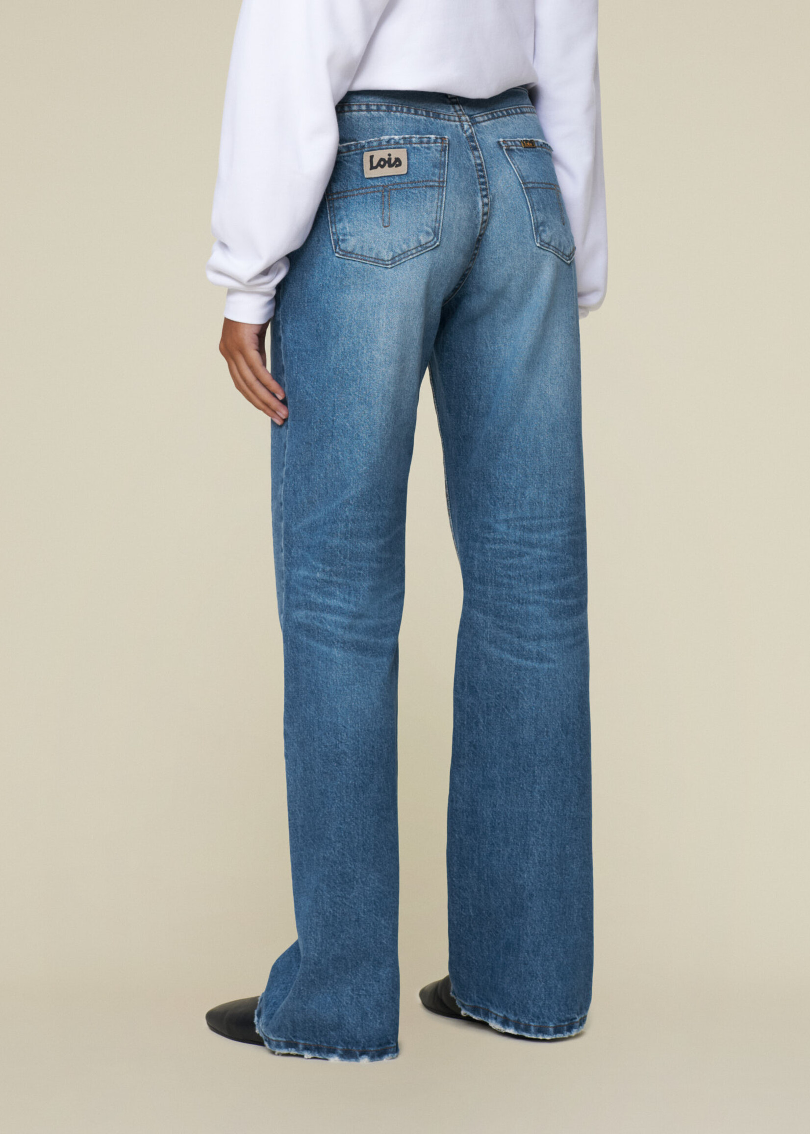 lois Ninette -Jackson Distressed