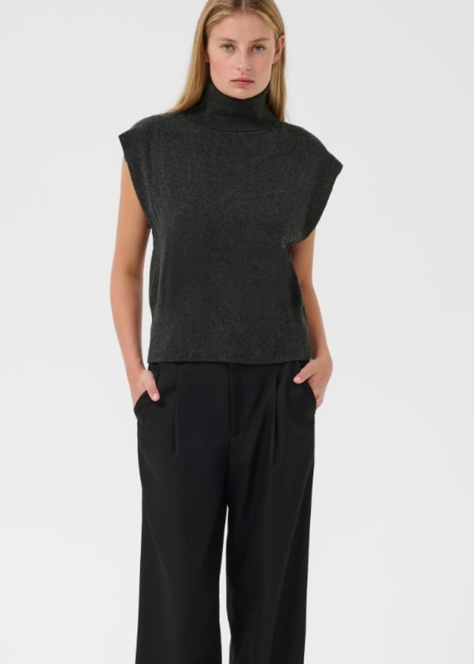 Gestuz GZmanzi waistcoat - Deep Graphite