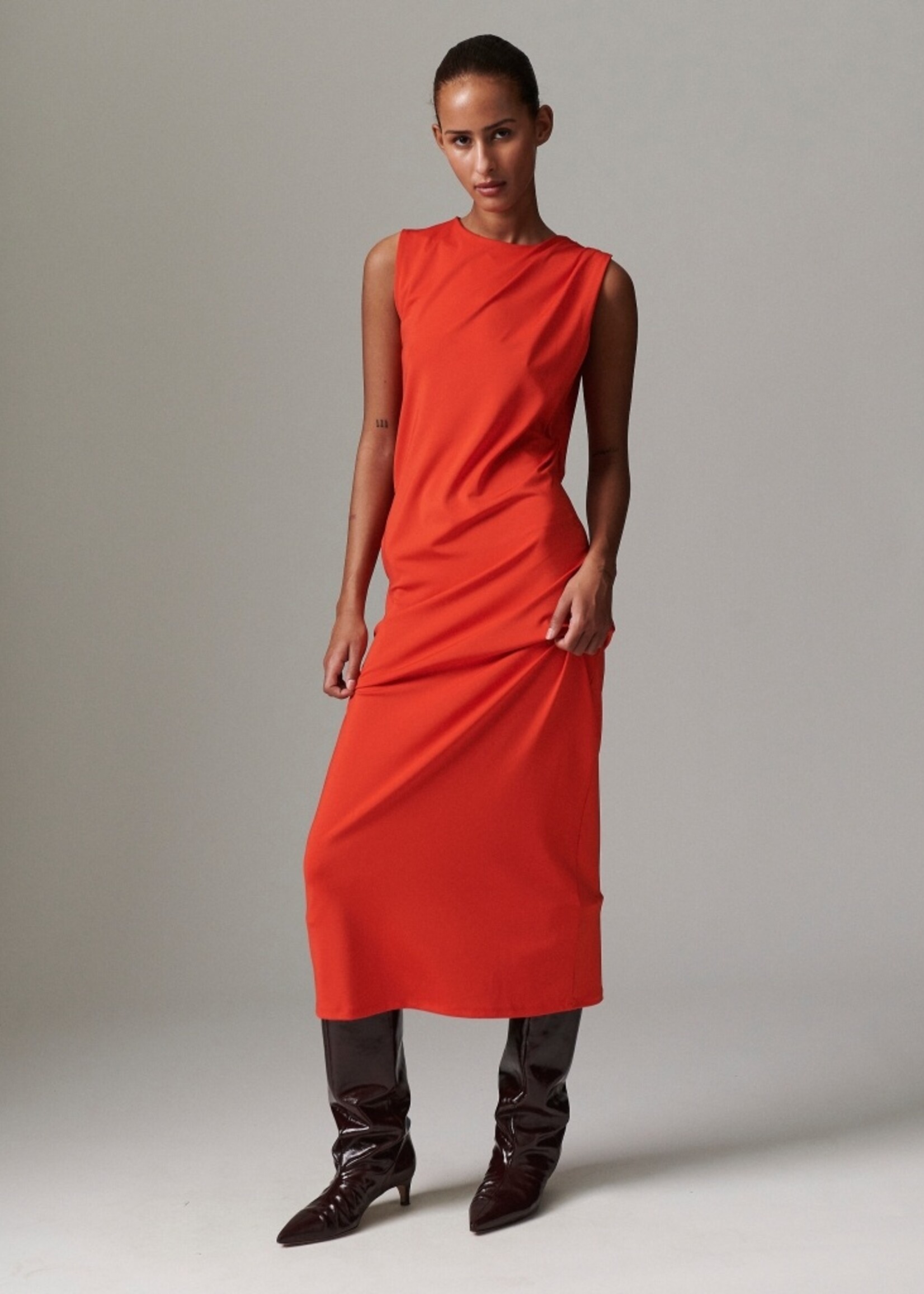 Day Marina - Modern Interlock - Fiery Red