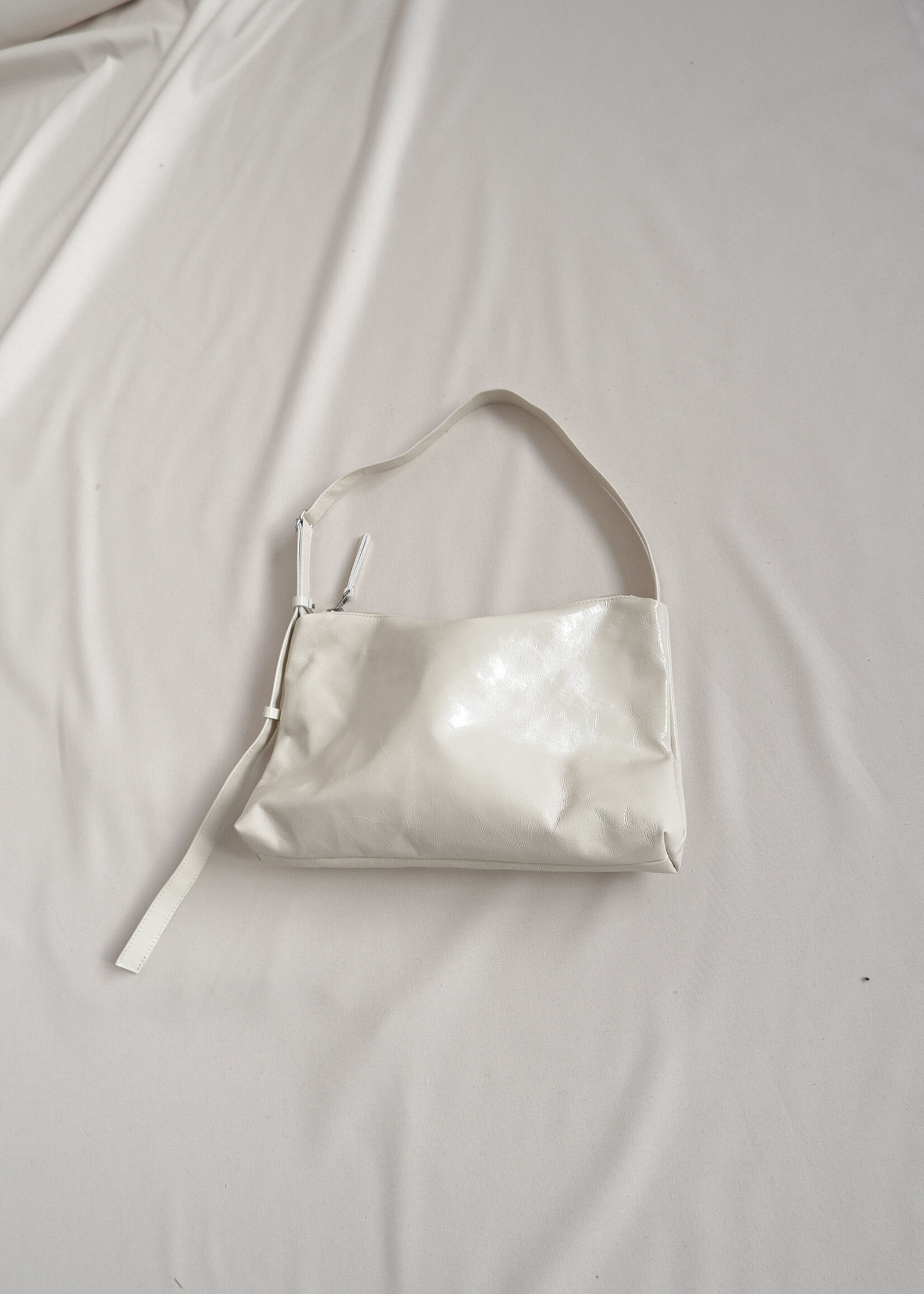 nona Zip Pocket Bag - Crushed Patent Cream