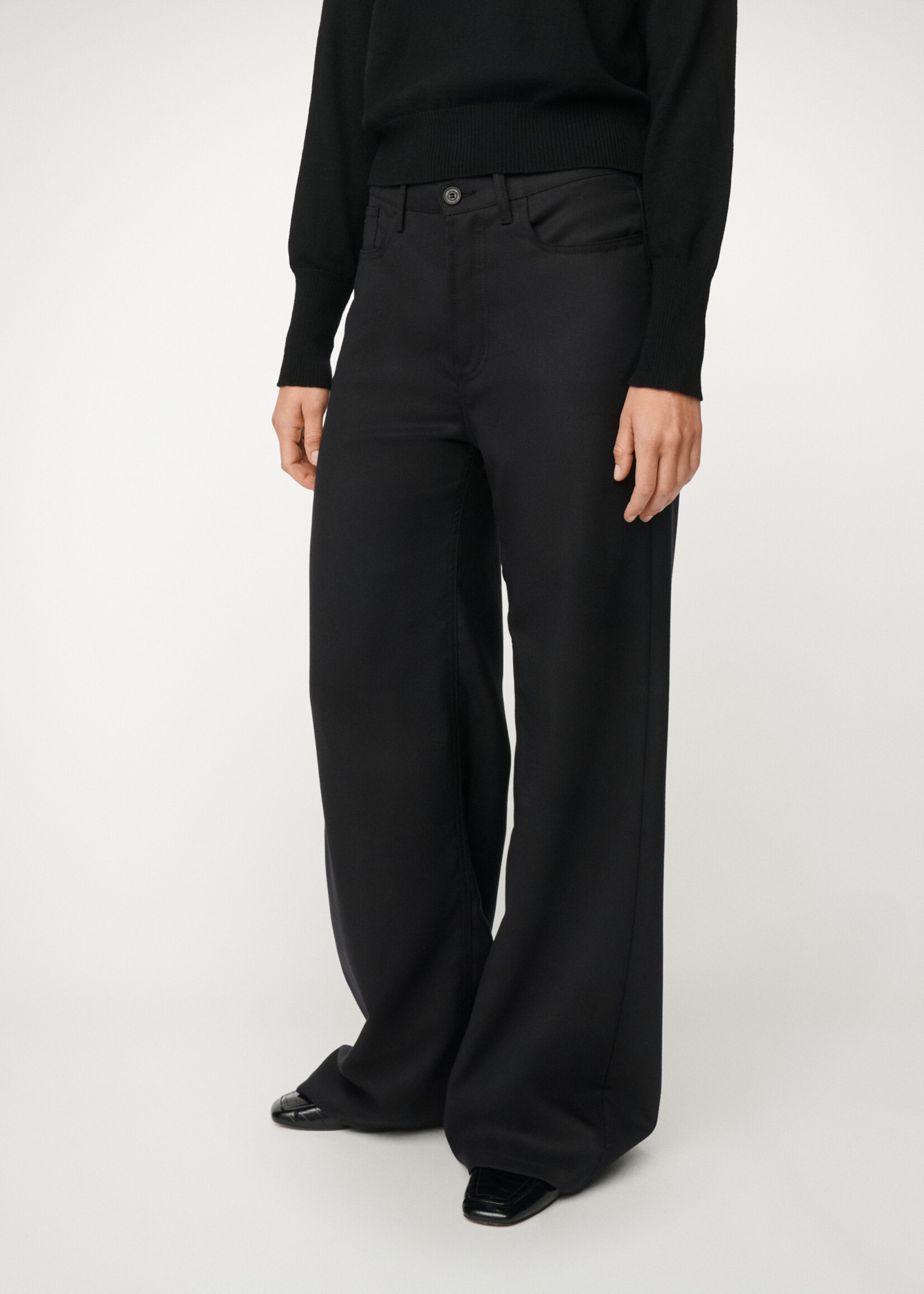 lois Skater Loose - Caster Fleece Black