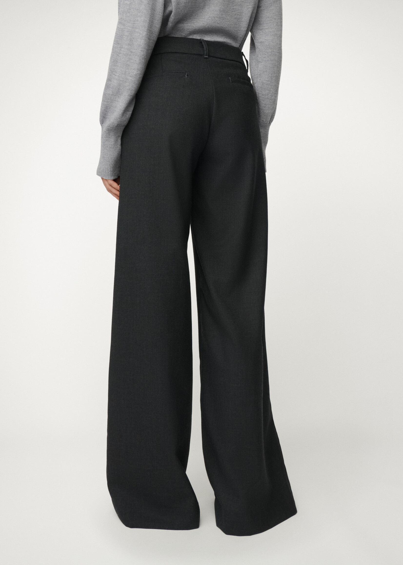 lois Silvia Wide - Grey Caster Fleece