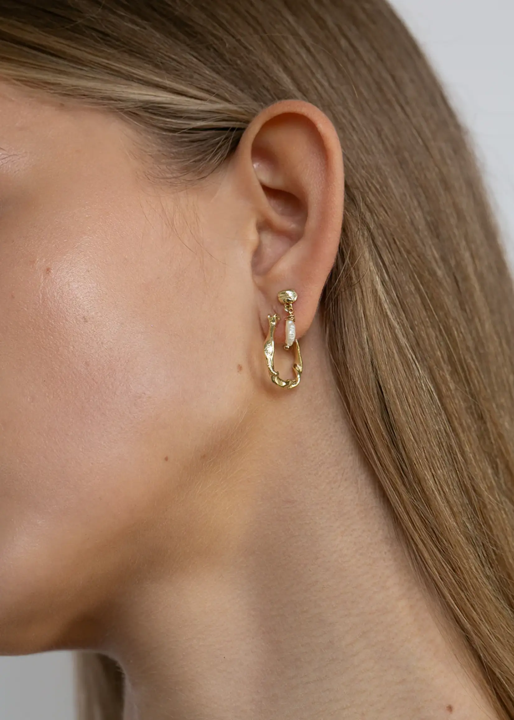 by1oak Earring - Island stud - pearl gold