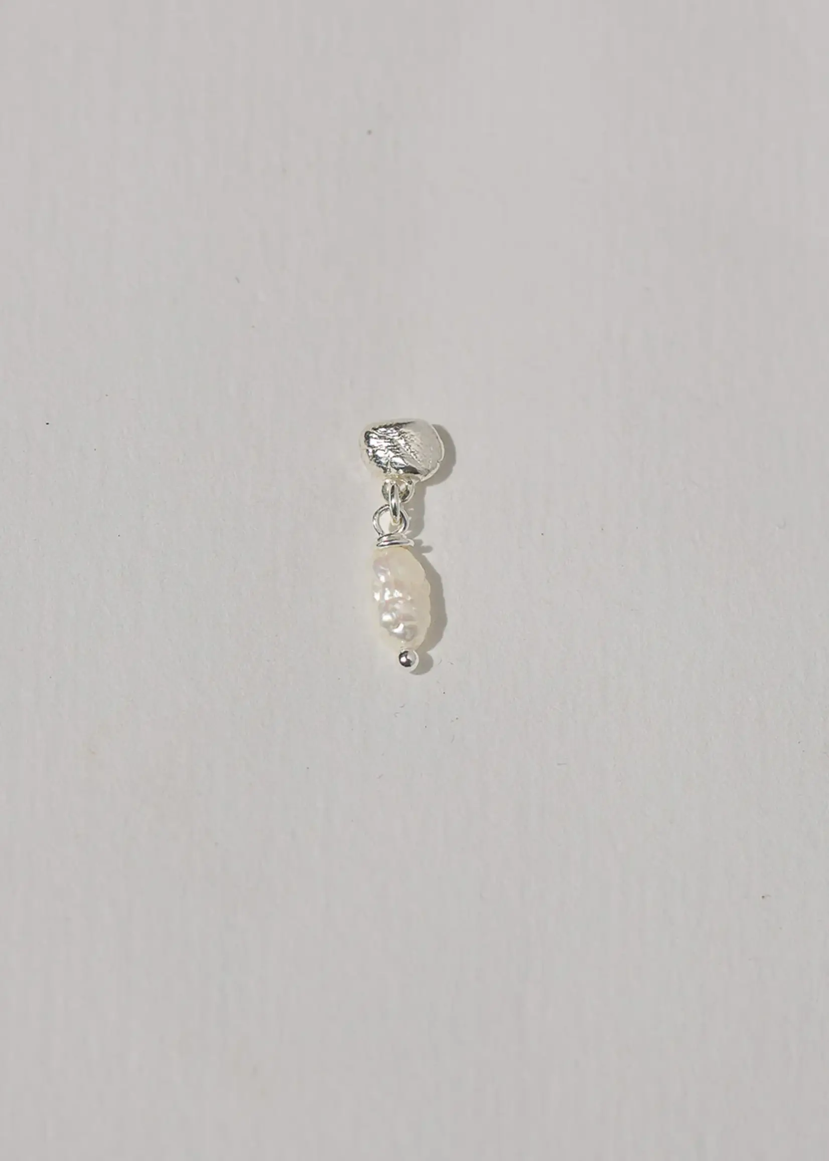 by1oak Earring - Island stud - pearl silver
