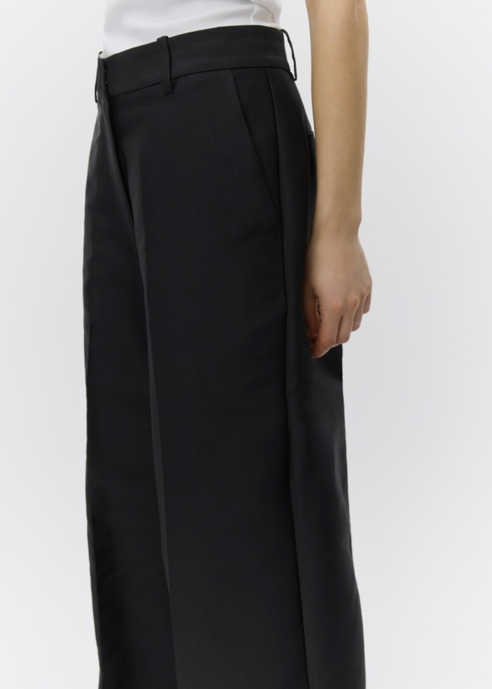 Day April - Shiny Suiting - Black