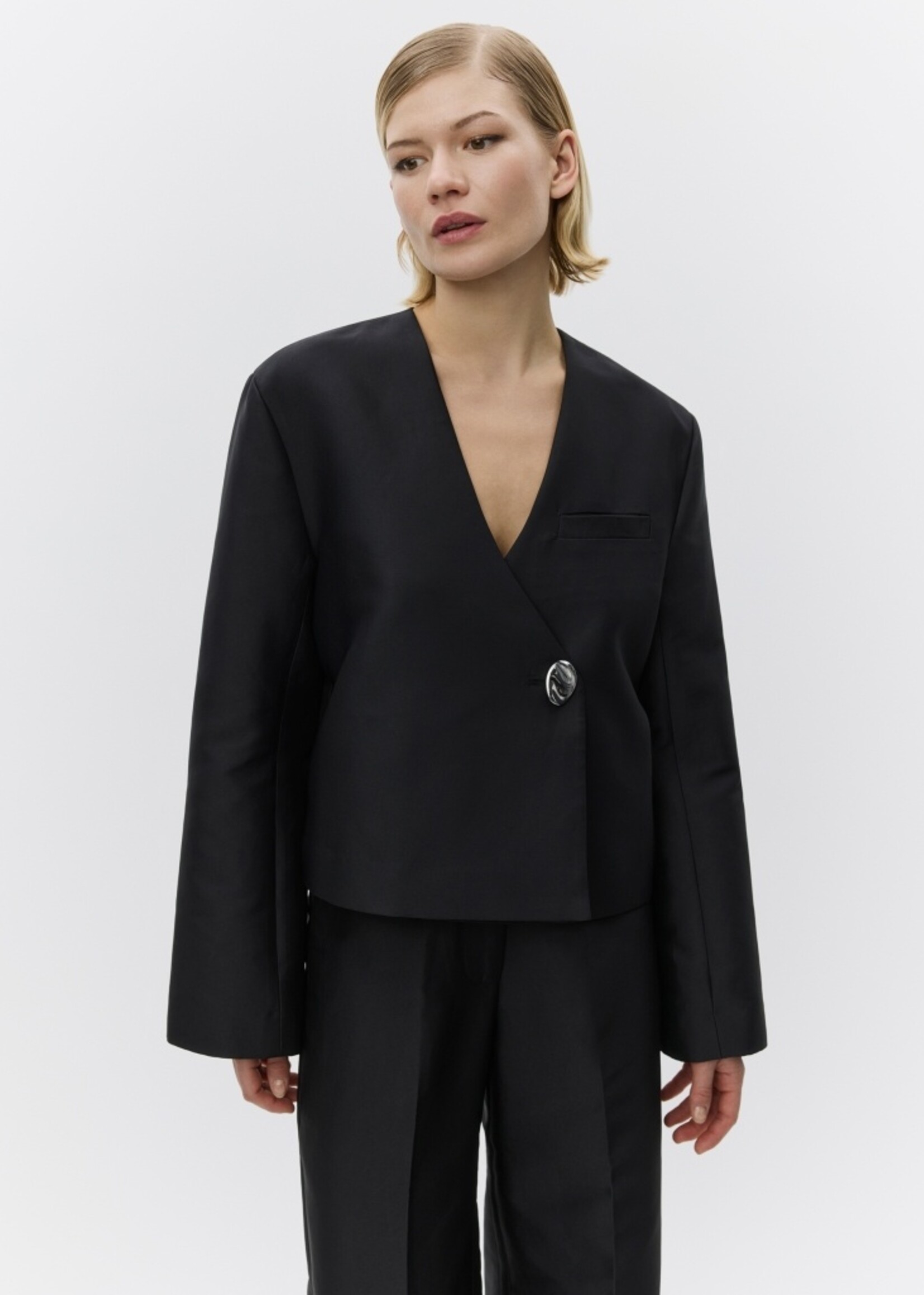 Day Sookie - Shiny Suiting - Black