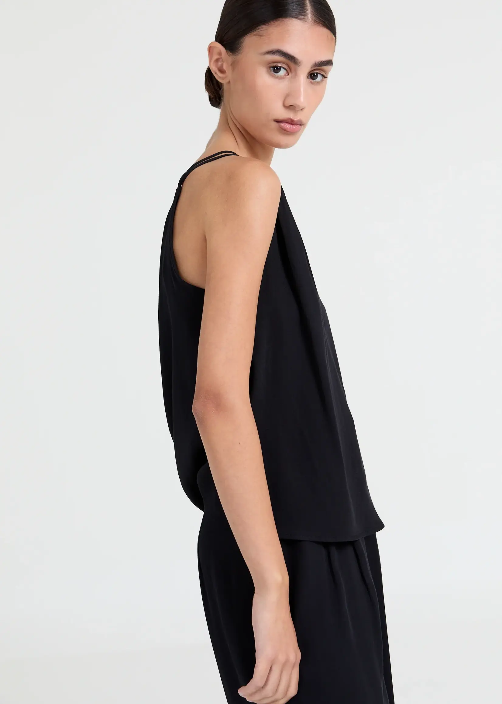 Bobbi - asymmetric top - black