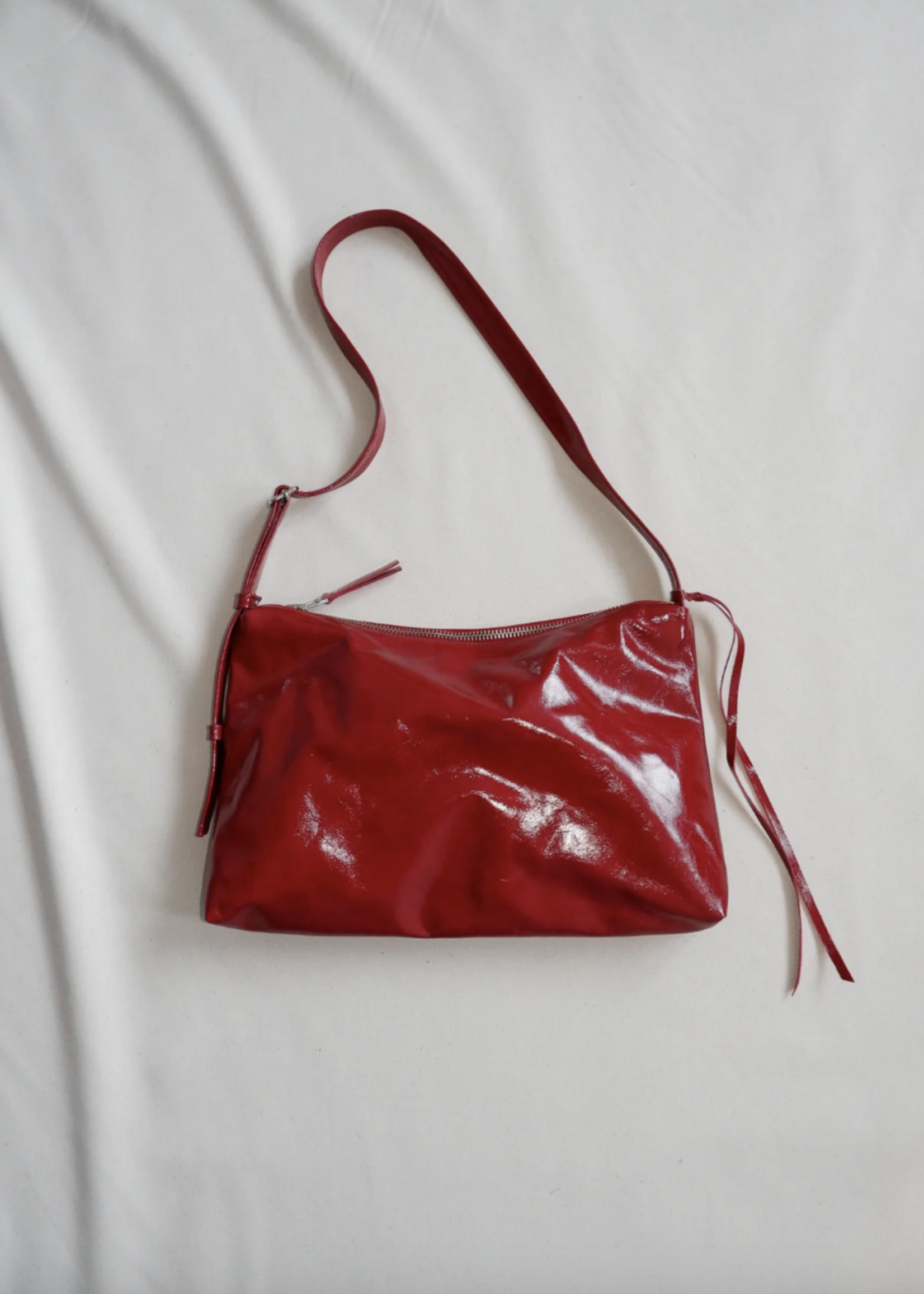 nona Zip Pocket Bag - Crushed Patent Ruby