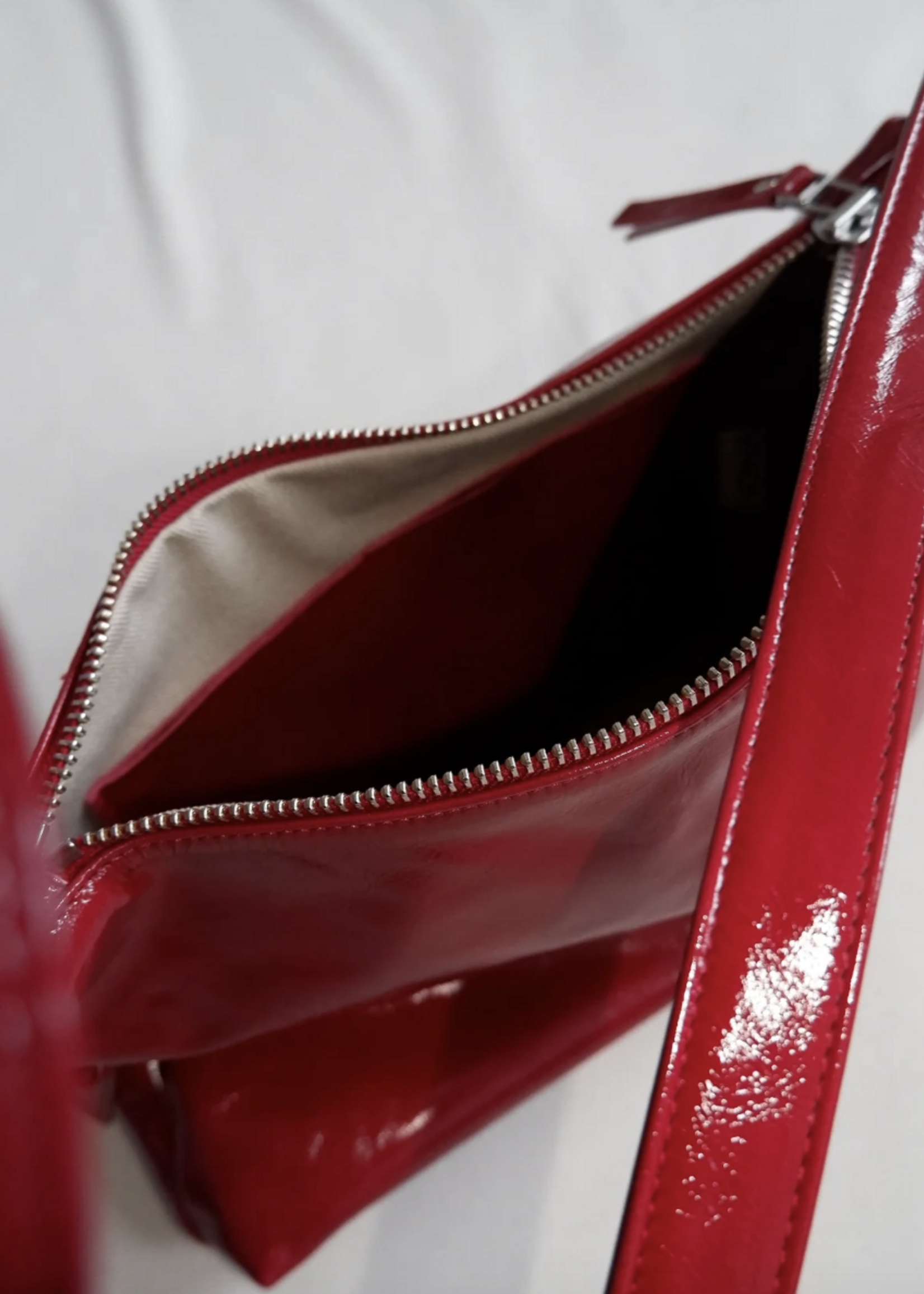 nona Zip Pocket Bag - Crushed Patent Ruby