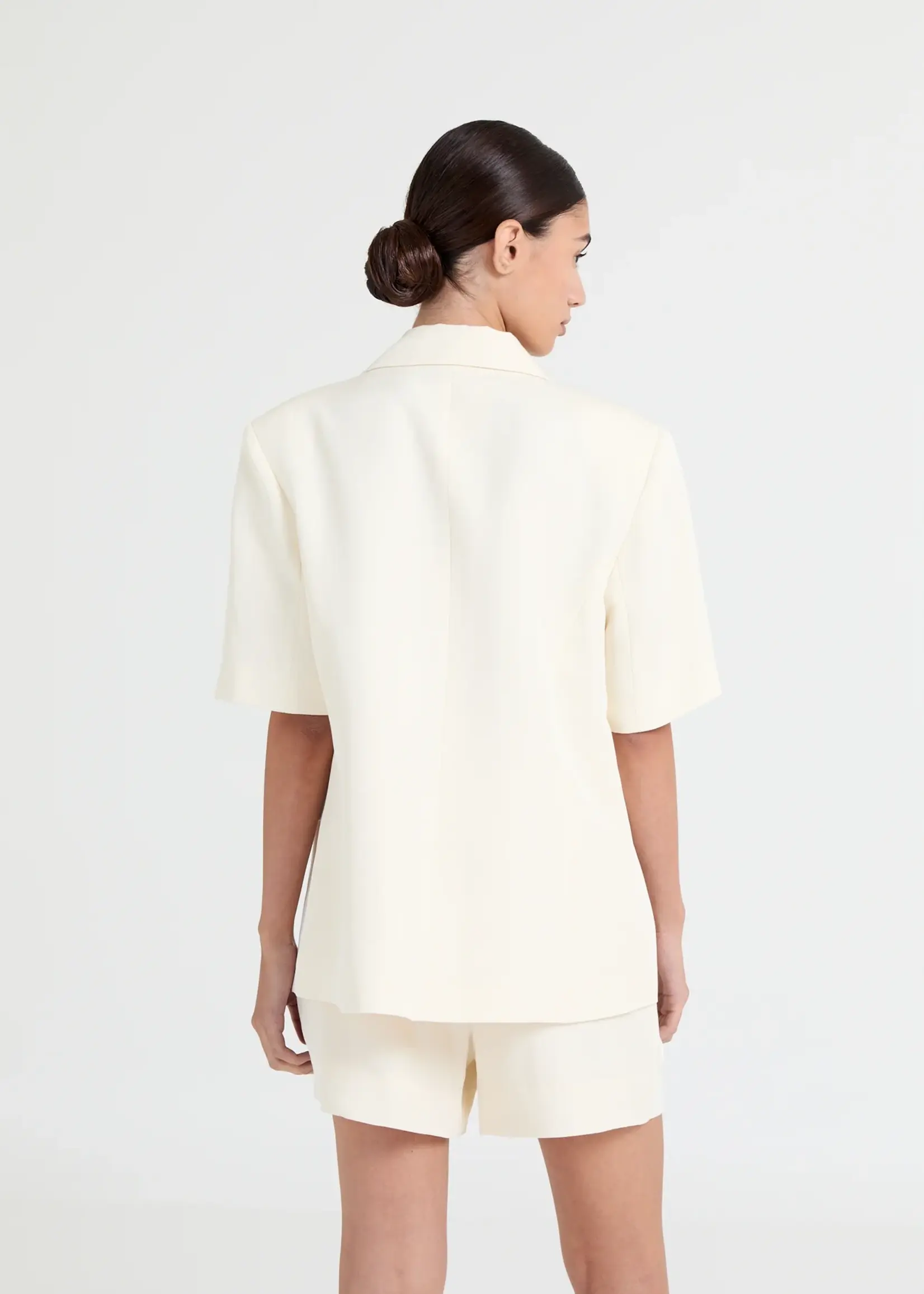 Sienna - short sleeved blazer - Buttercream