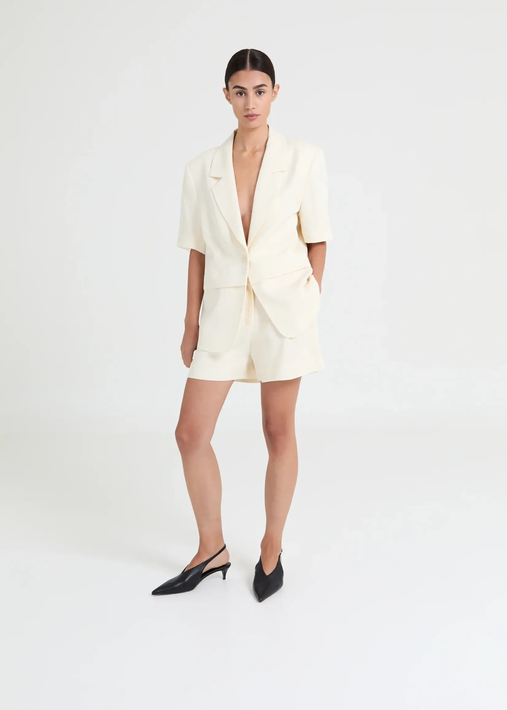 Sienna - short sleeved blazer - Buttercream