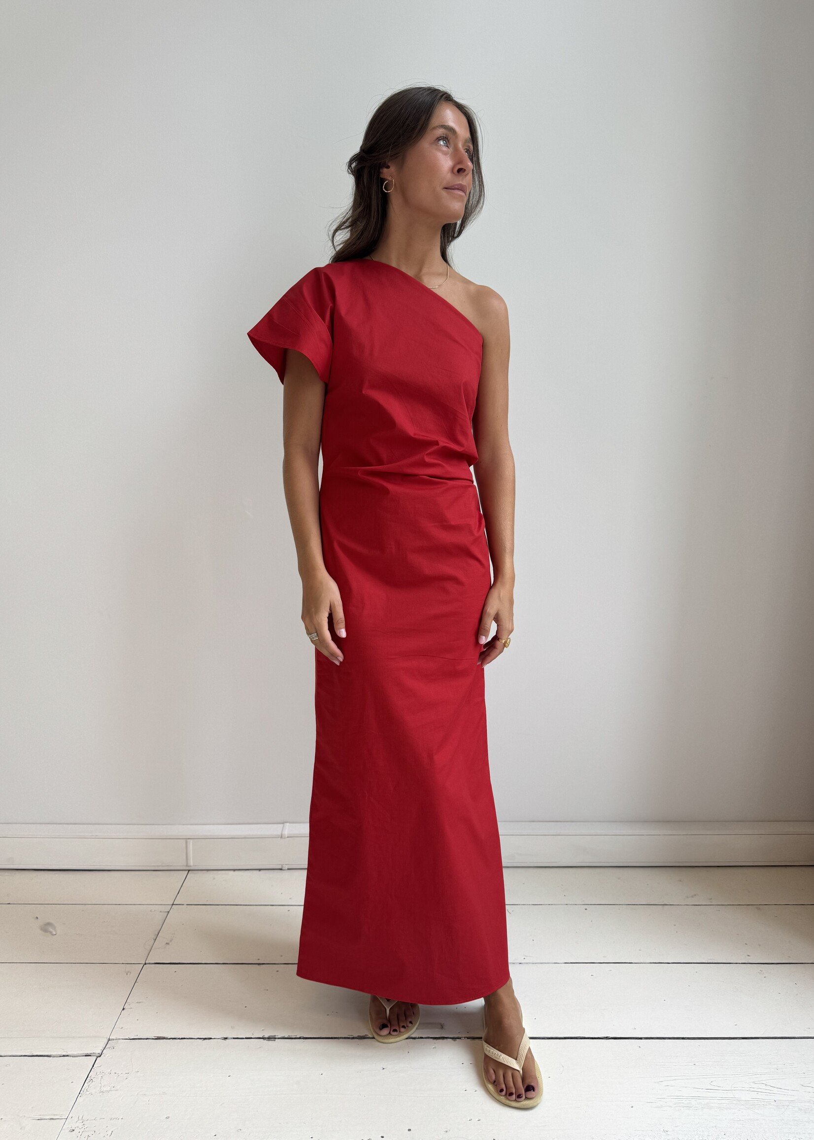 Sasha - half shoulder dress - popeline red