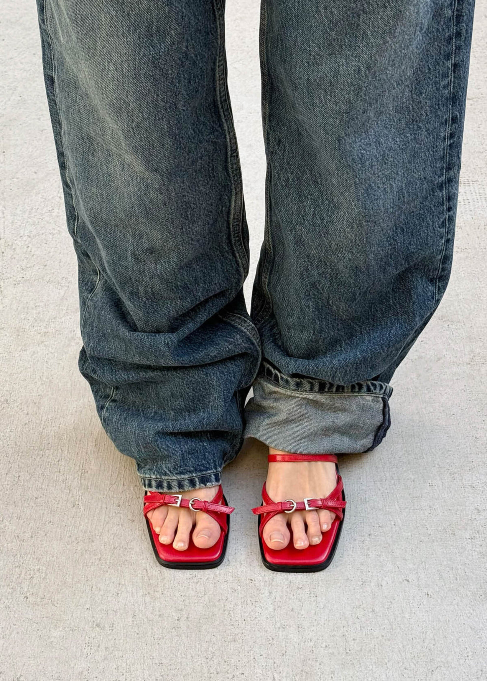 alohas Liko Rift Red Leather Sandals