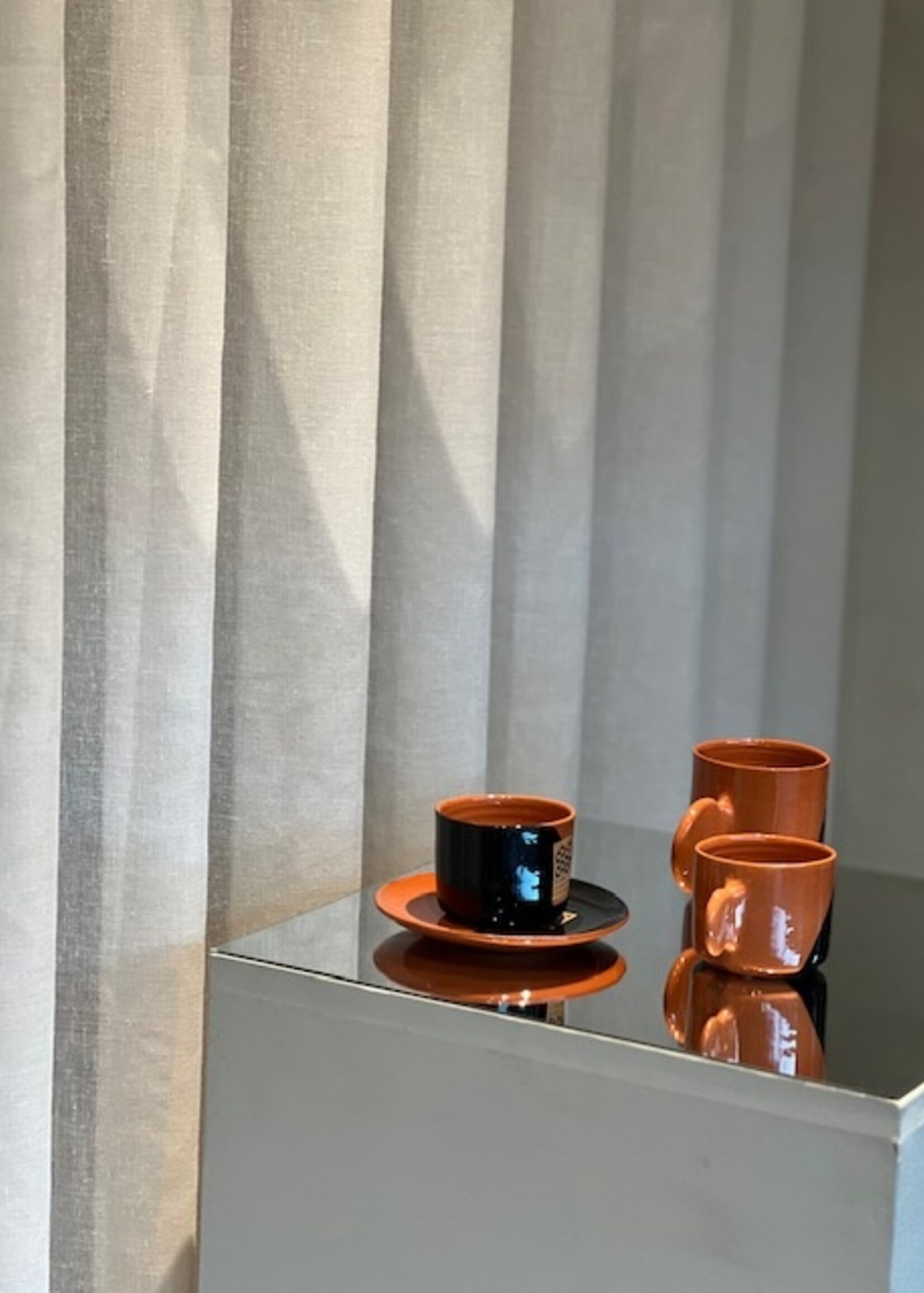 Casa Cubista dipped tea saucer - black