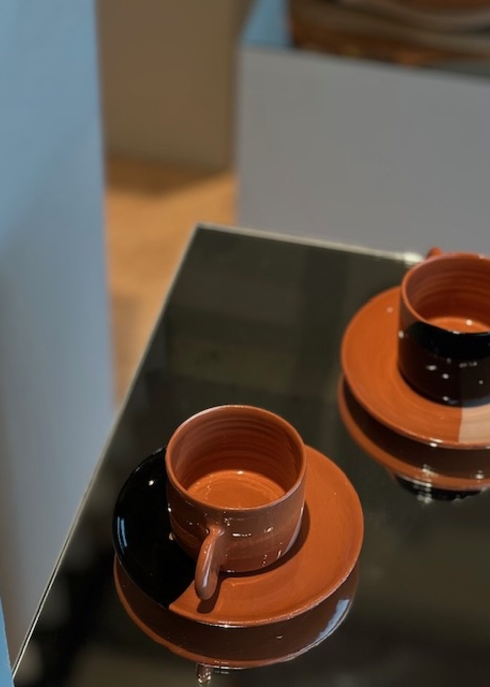 Casa Cubista dipped tea cup - black